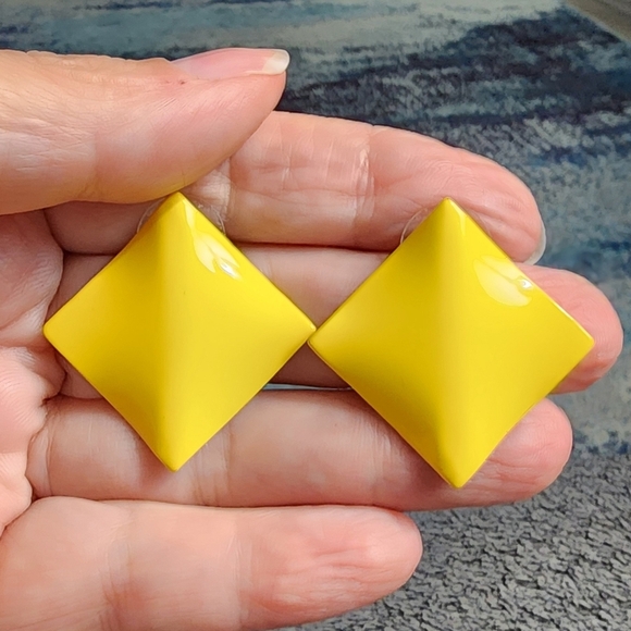 Yellow Square Earrings - Picture 2 of 2